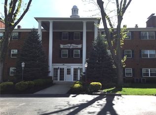 2885 Pease Dr APT 214, Rocky River, OH