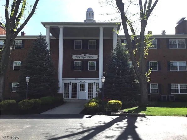2885 Pease Dr APT 214, Rocky River, OH 44116