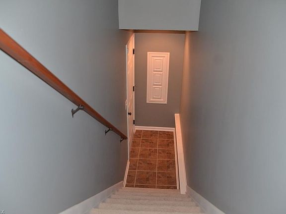 3rd image of 13 Grandview Dr