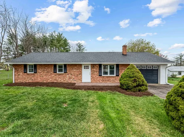 125 Boxwood Dr, Christiansburg, VA 24073