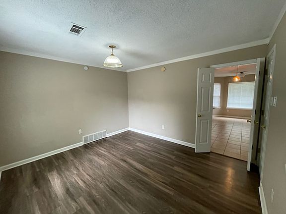 3rd image of 7472 Creekside Dr