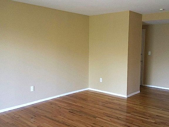 2nd image of 7 Cresthill Dr APT C