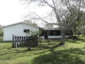2nd image of 5215 Palmetto Dr