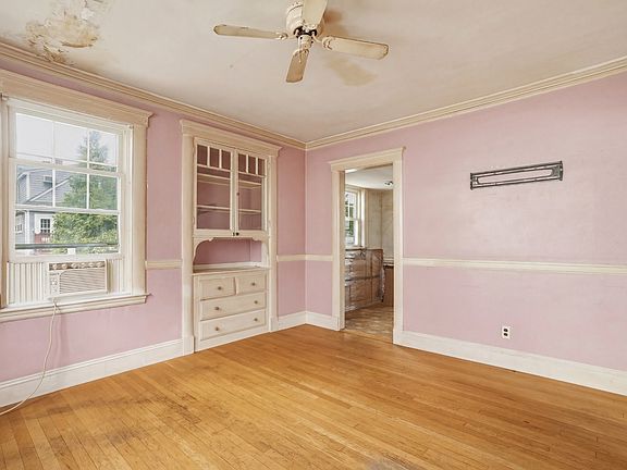 5th image of 17 Harriet Ave