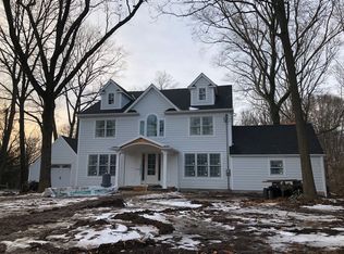 37 Ridge Rd, Roseland, NJ 07068