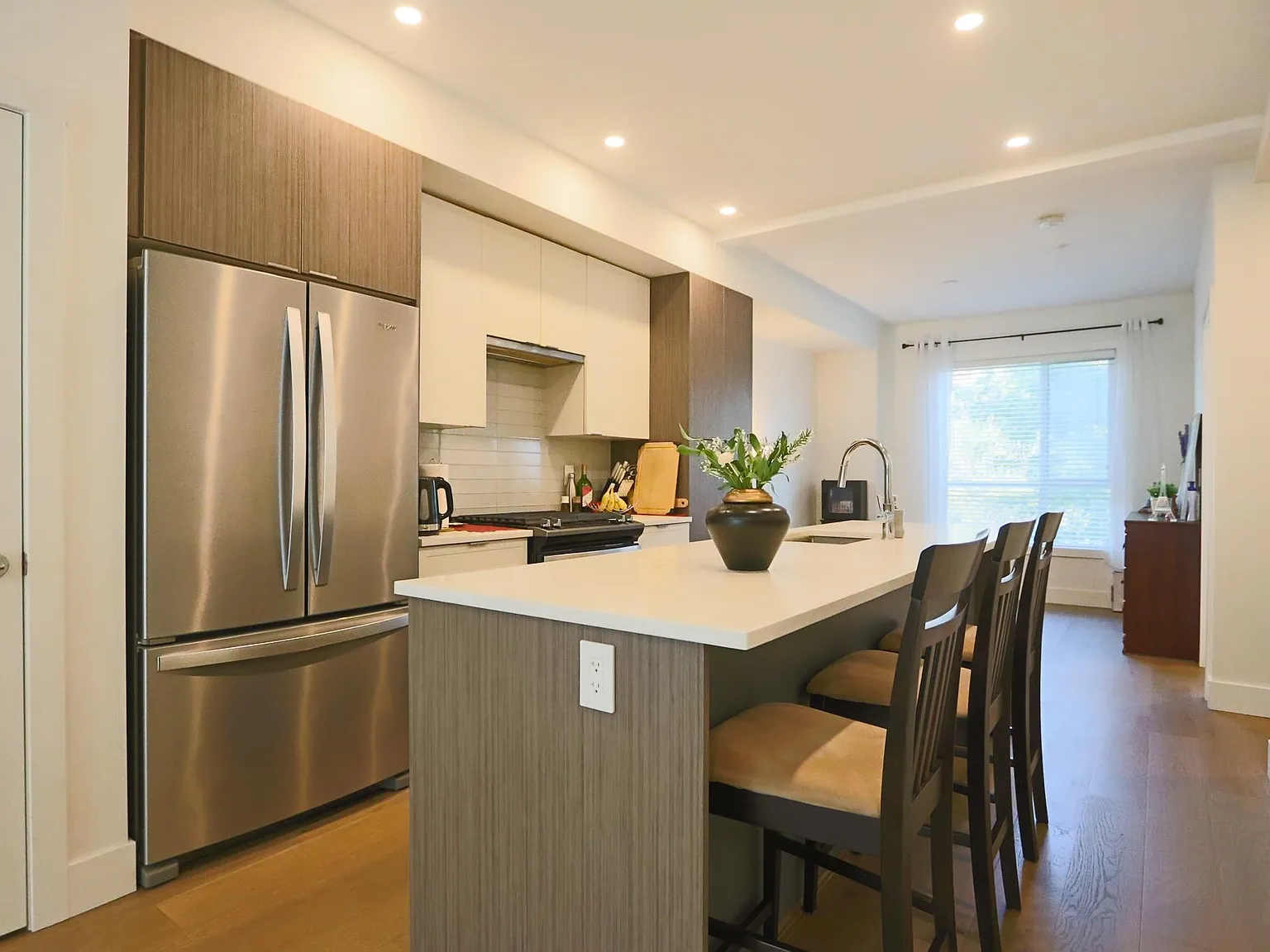 3 bed, 1400 sqft, $2,975 — Photo 4