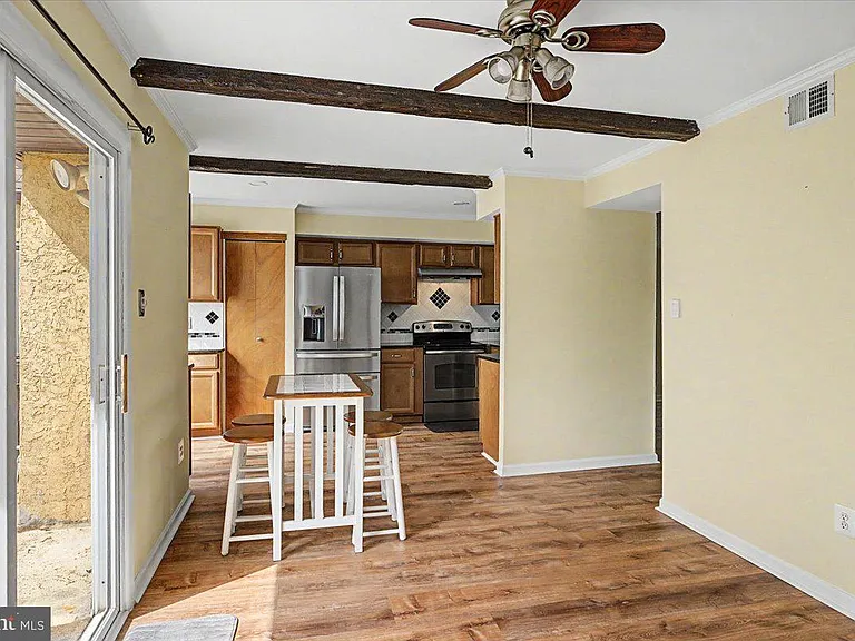 2282 Suzann Dr — Photo 12