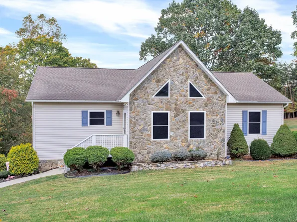 440 N Church Dr, Hardy, VA 24101