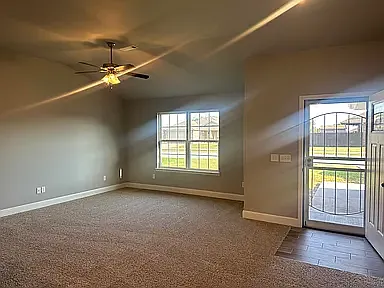 3 bed, 1467 sqft, $1,750 — Photo 2