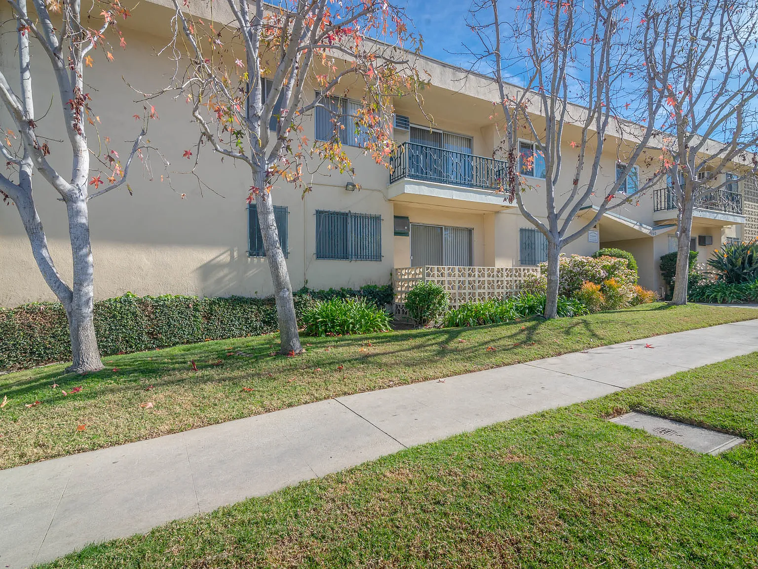 2 bed, 900 sqft, $2,095 — Photo 2