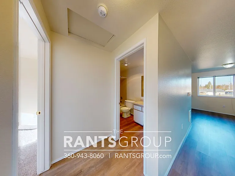 Yelm Creek Apartments — Photo 44