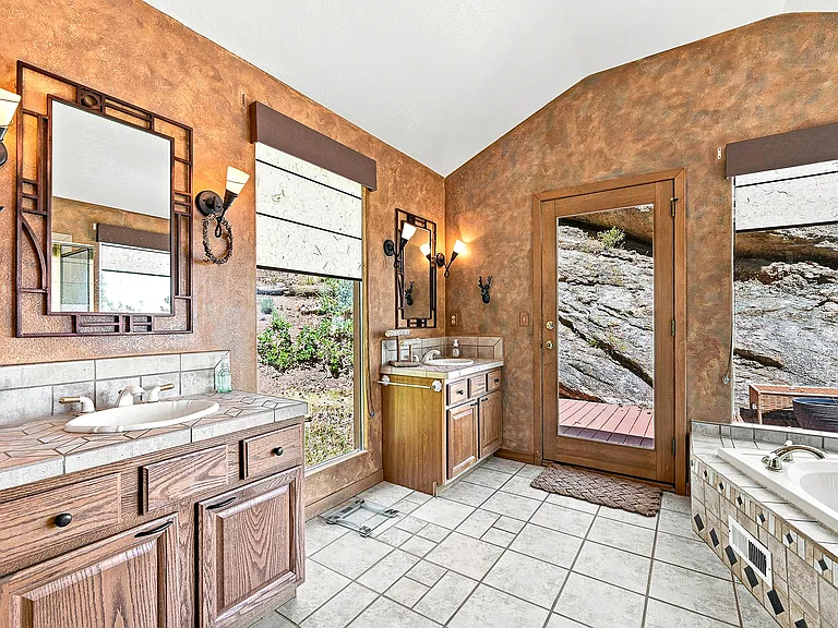 551 Aspen Dr — Photo 16