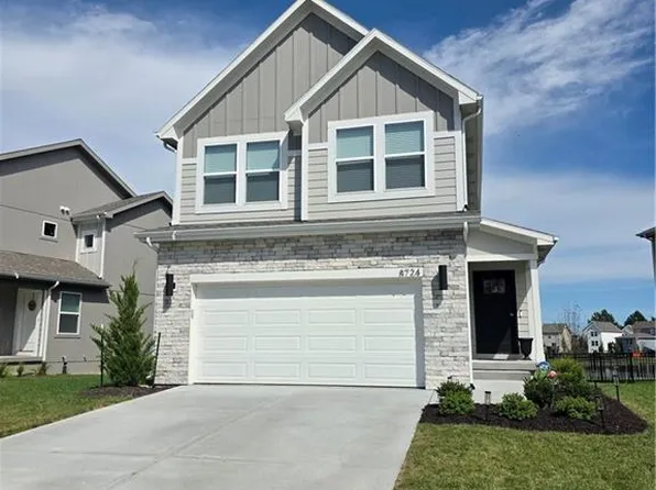 8724 SW Brickell Dr, Blue Springs, MO 64064