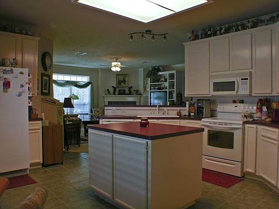 4th image of 2080 Wildflower Dr