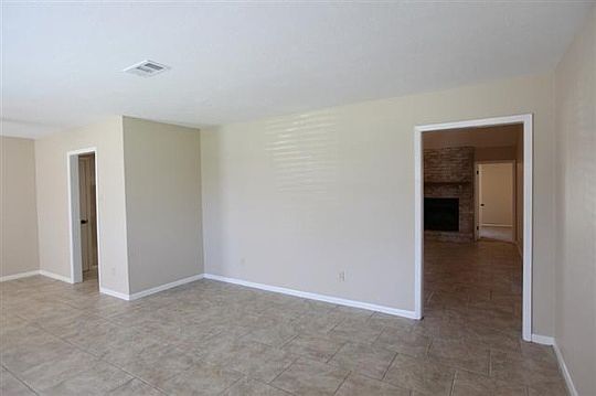 4th image of 12990 Basswood Ln
