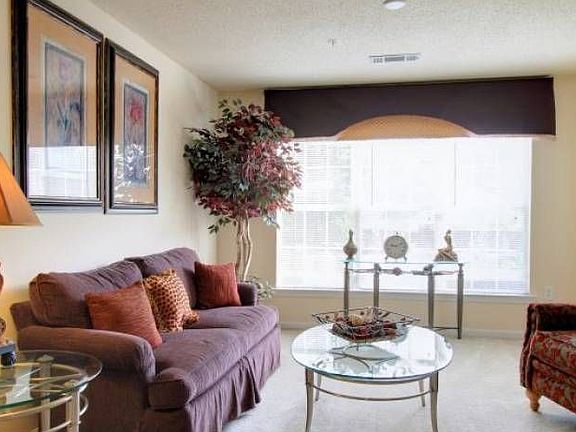 Spacious Living/Dining co