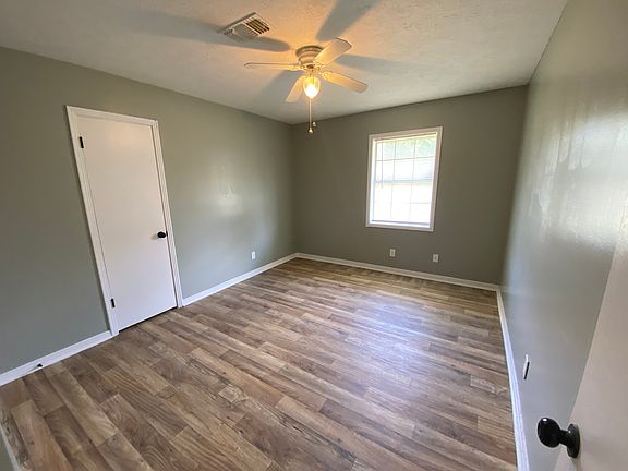 5th image of 209 Belle Cir
