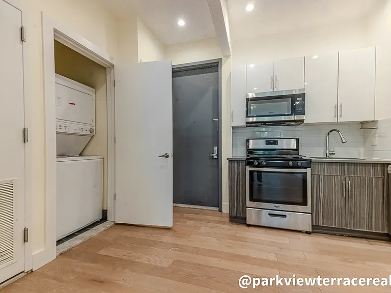 1257 Rogers Ave #4A — Photo 3