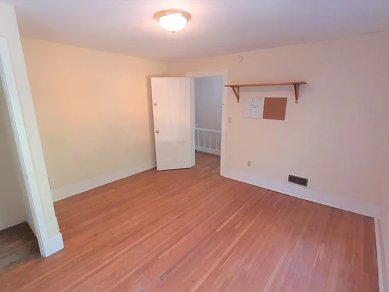 410 S Aurora Street — Photo 10