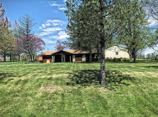 90 Windy Hill Ln, Elsberry, MO 63343