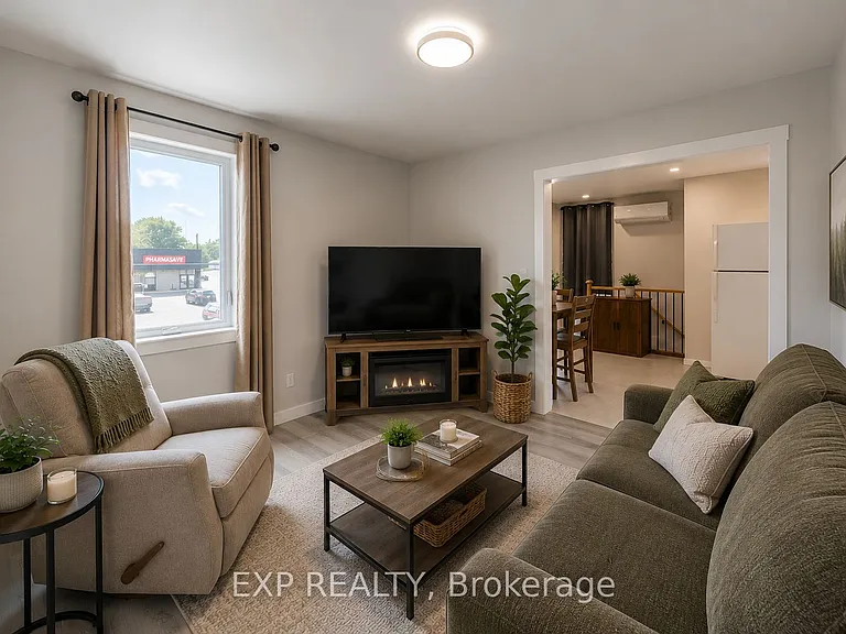 4515 Ste Catherine St #B — Photo 4
