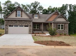 413 Saddlers Ln, Chesnee, SC 29323