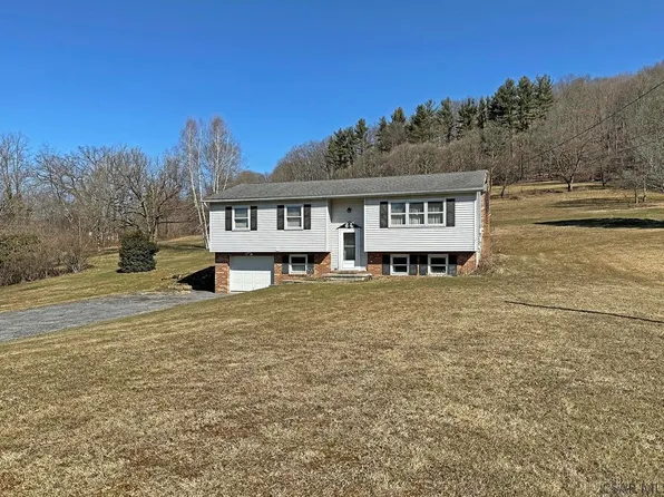 1716 Moonlite Park Rd, Hollsopple, PA 15935