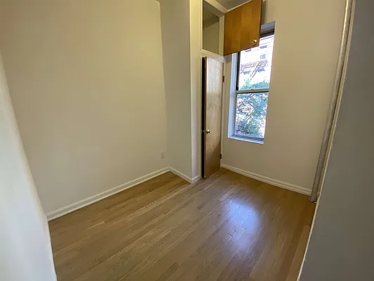 Rented by GreenVill Real Estate LLC | media 17