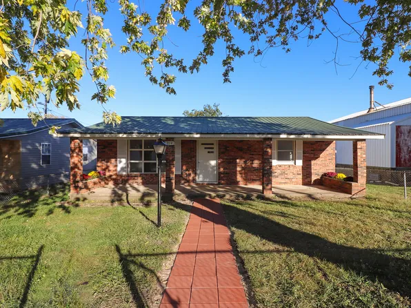 214 N Cedar Street, Buffalo, MO 65622