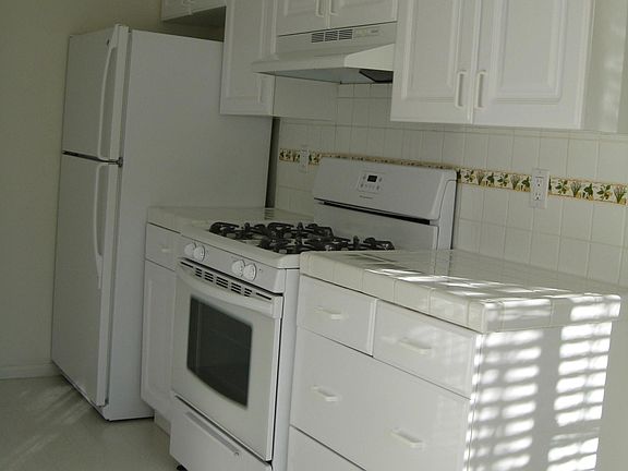 4th image of 1717 Purdue Ave