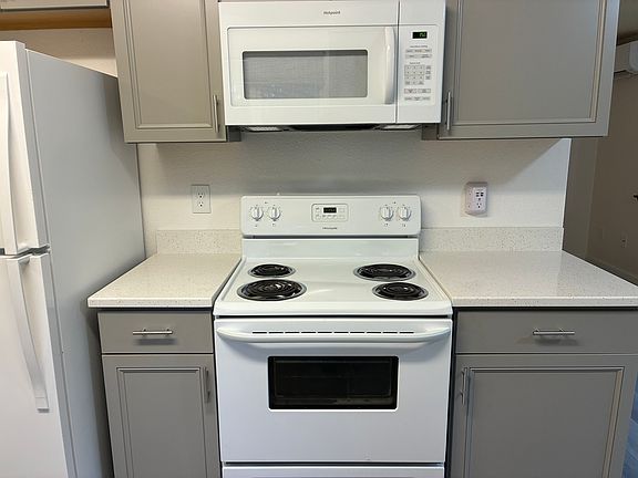 5th image of 5708 16th Ave SE APT D