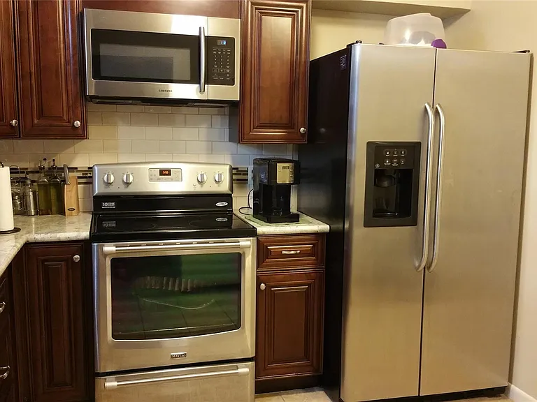 9219 Carousel Ln — Photo 3