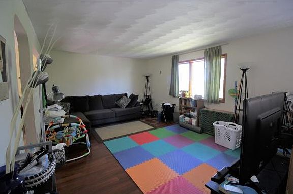 4th image of 4 Megan Dr