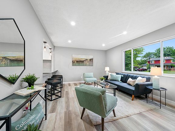 5th image of 208 Matthew Ave