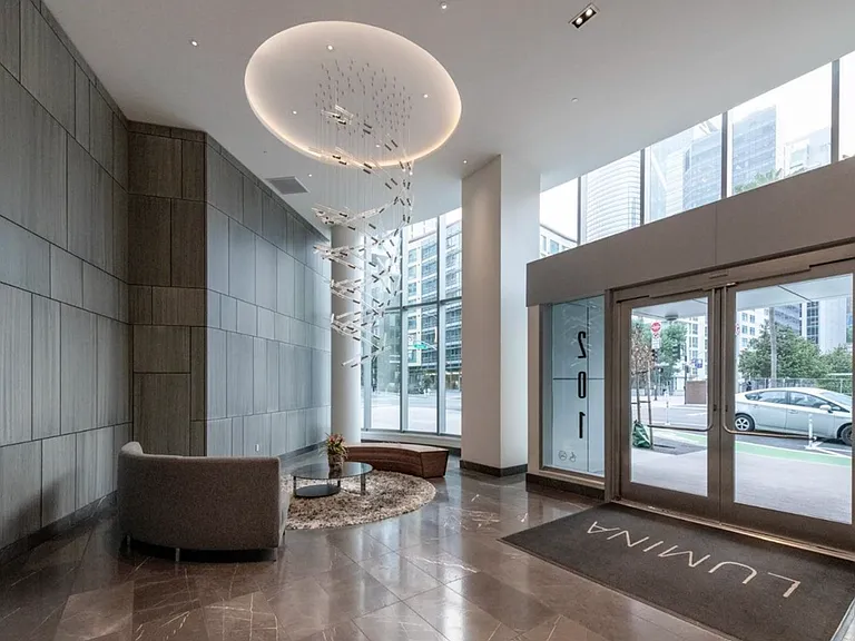201 Folsom Lobby