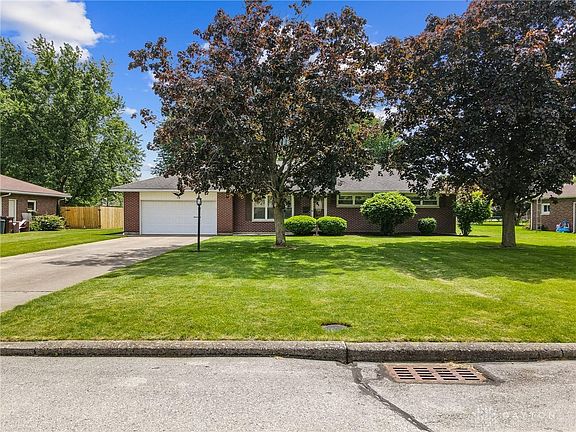 2nd image of 10 Meadowlawn Dr