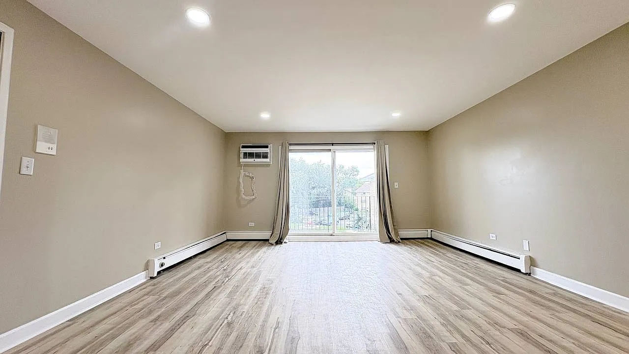 2 bed, $1,795 — Photo 2