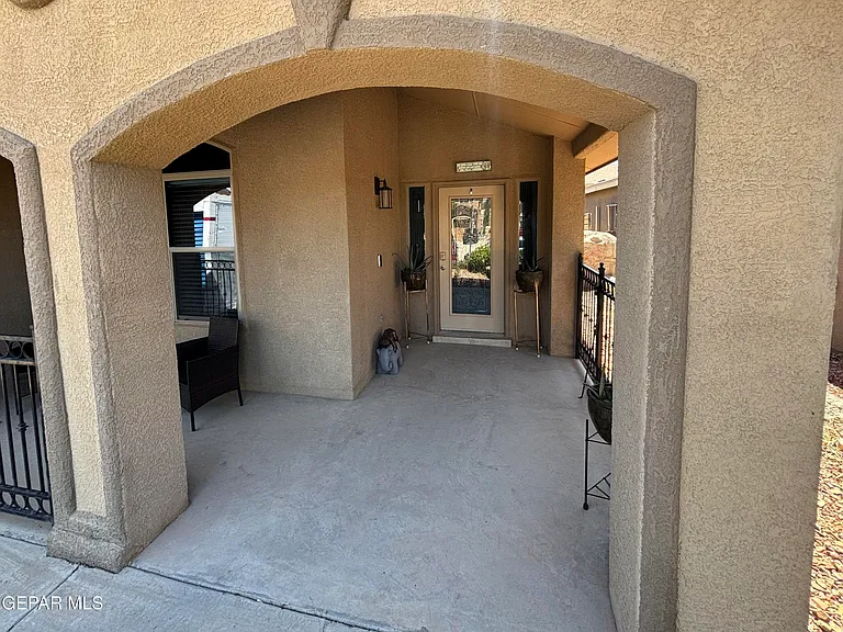 11008 Cattle Ranch St — Photo 2