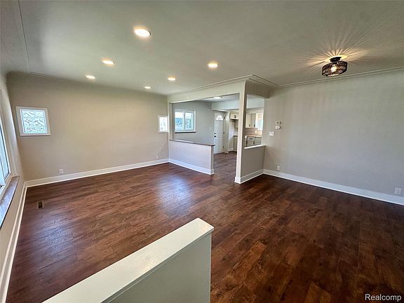 4th image of 7254 Gerald Ave
