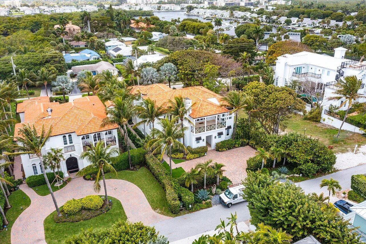 7 bed, 8.0 bath, 5111 sqft, $58,000 — Photo 4