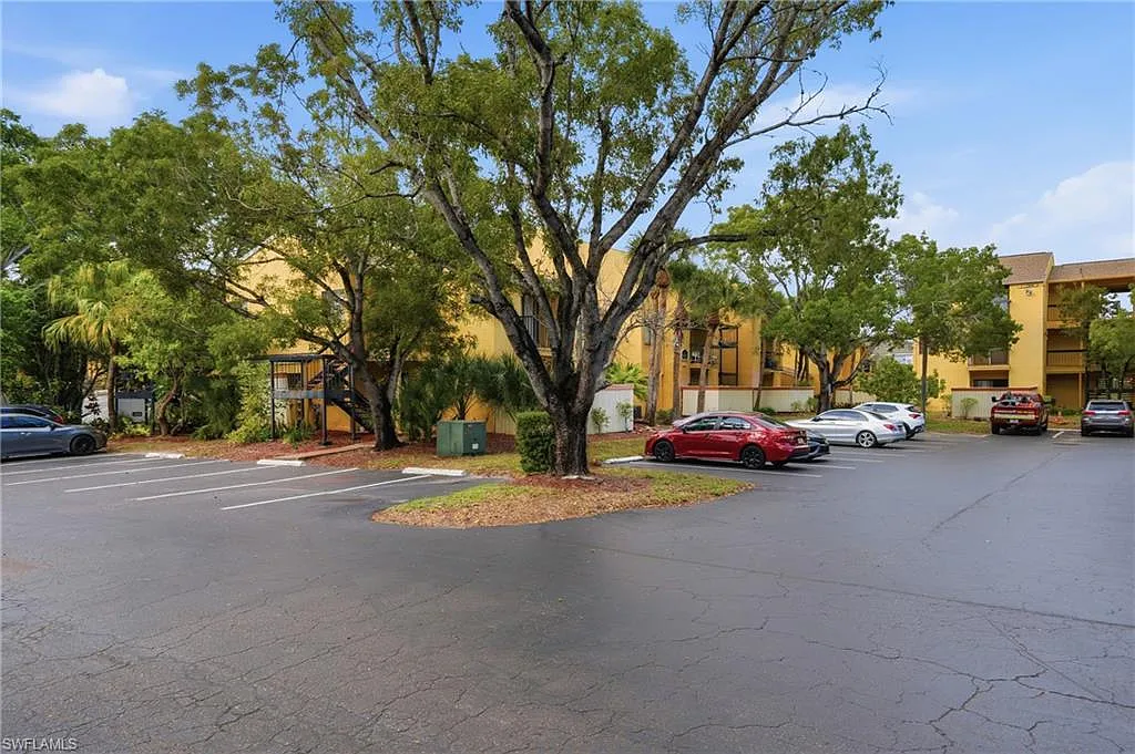 1 bed, 1.0 bath, 662 sqft, $1,100 — Photo 2