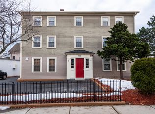 113 Bridge St #2L, Salem, MA 01970
