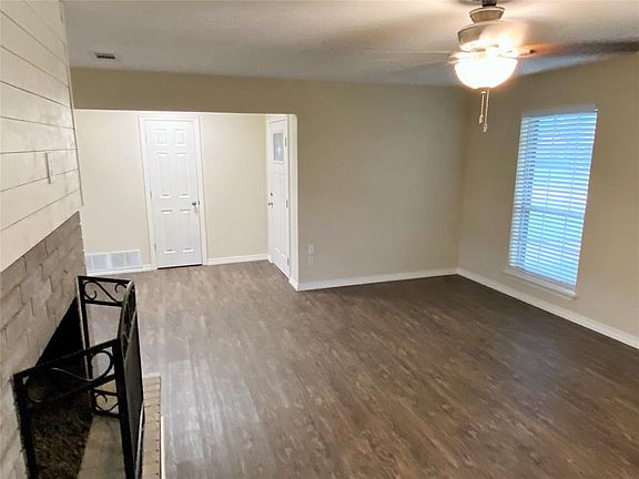 4th image of 421 Riverwood Dr