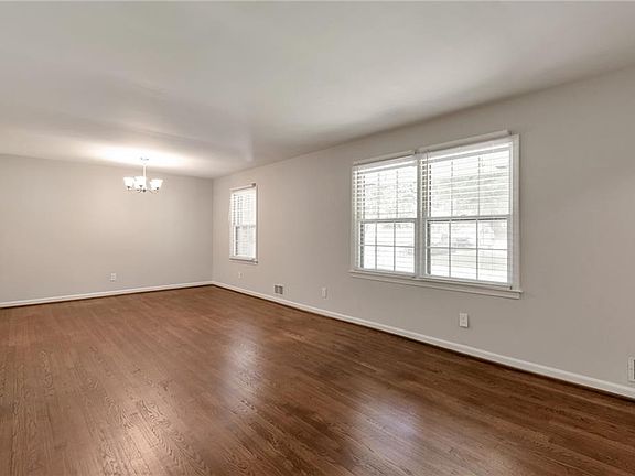 4th image of 1289 Renee Dr SW