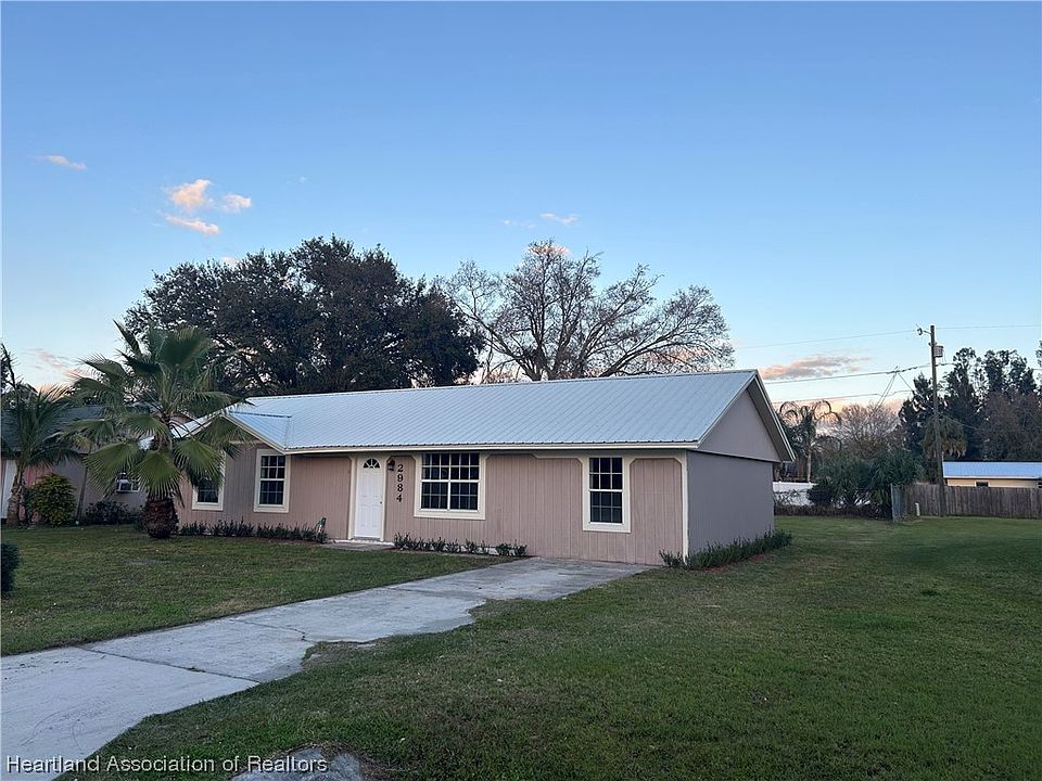 2nd image of 2984 Hickory Ct