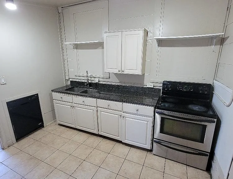 365 Savannah Ave #2 — Photo 2