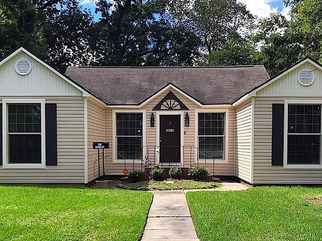 1st image of 2301 Briarcliff Dr
