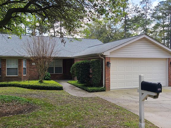 2nd image of 605 Clarendon Pl