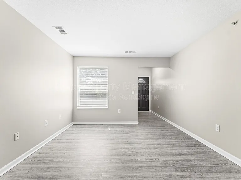 9030 Charlotte Ct — Photo 5