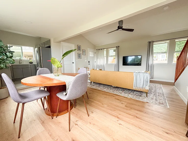 1935A Vancouver Dr — Photo 3